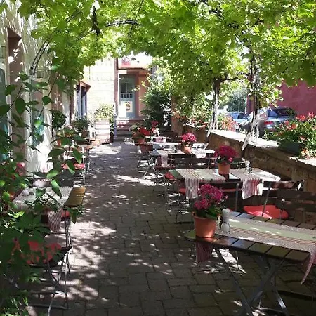 Otel Wein-und Zipf *