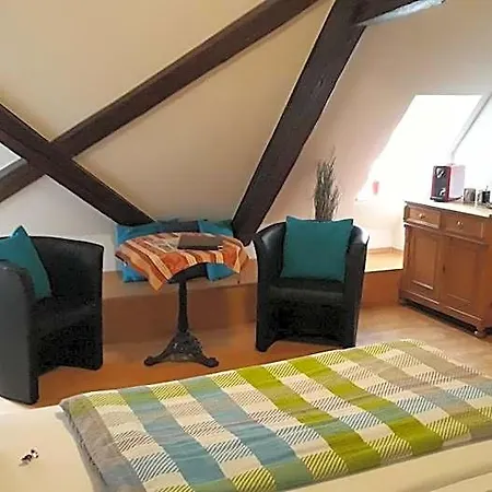 Wein-und Zipf Otel